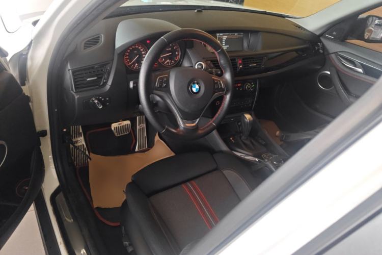 Used BMW X1 2013 sDrive18i Sport Design Package Center Console