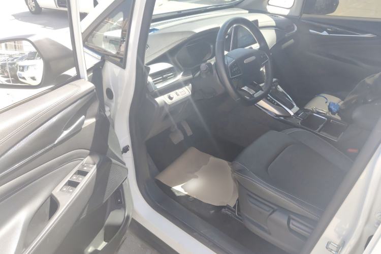 Used SAIC MAXUS G50 2022 1.5T Automatic Comfort Touring B Driver Seat