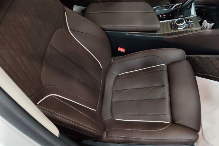 Used BMW 5 Series 2022 Second Facelift 530Li Luxury Edition Premium Package
