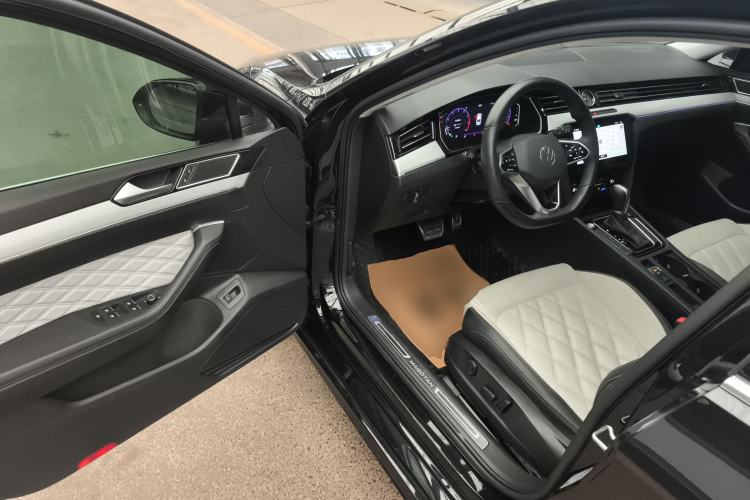 Used Volkswagen Magotan 2023 2 Million Units Commemorative Edition 330TSI DSG Luxury Version
