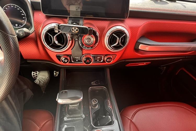 Used BAIC Off-Road BJ40 2020 2.0T Automatic Two-Wheel Drive Urban Hunter Edition Pioneer Version
