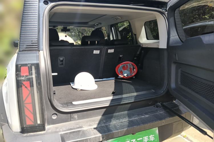 Used iCAR 03 2024 401km Two-Wheel Drive Standard Advanced Version Trunk