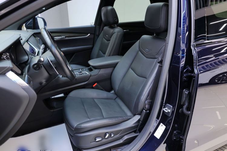 Used Cadillac XT5 2021 2.0T Four-Wheel Drive Premium Edition Interior 6