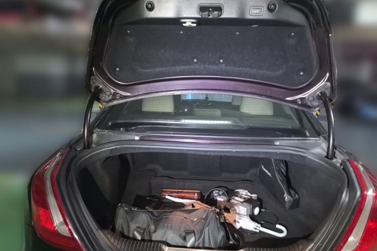 Used Jaguar XJ 2016 XJL 2.0T Two-Wheel-Drive Elegant Business Edition