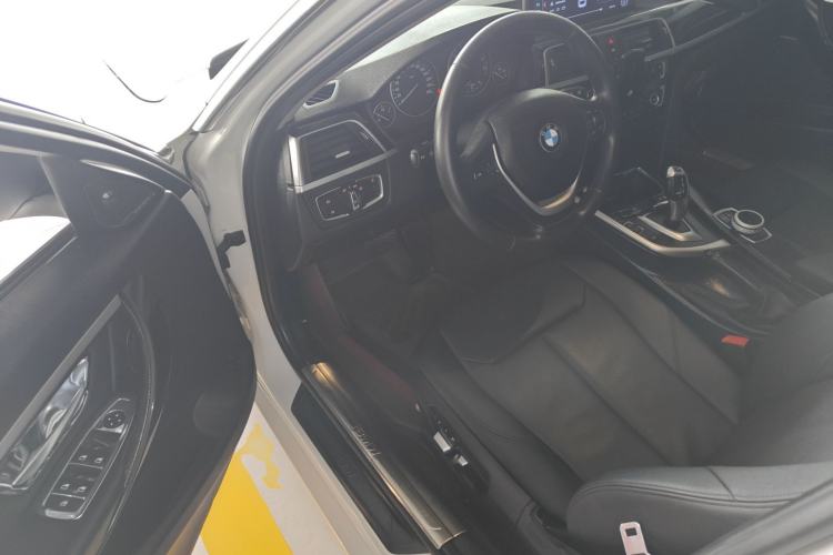 Used BMW 3 Series 2016 316Li Fashion Model
