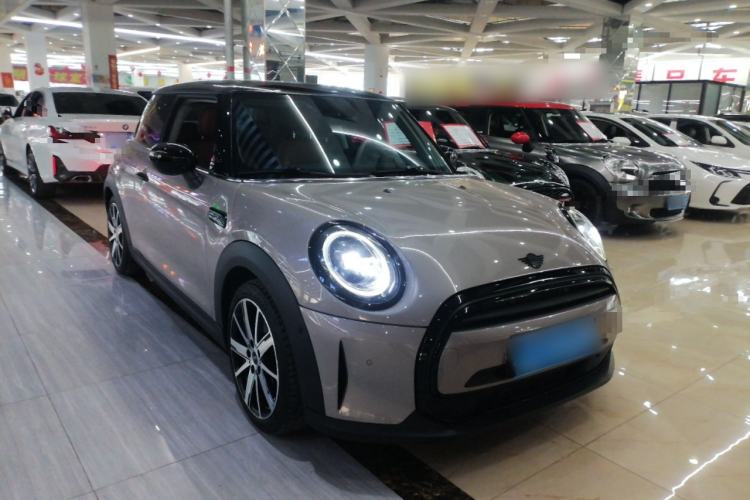 Used MINI 2022 1.5T COOPER Artist Front Right 45 Deg