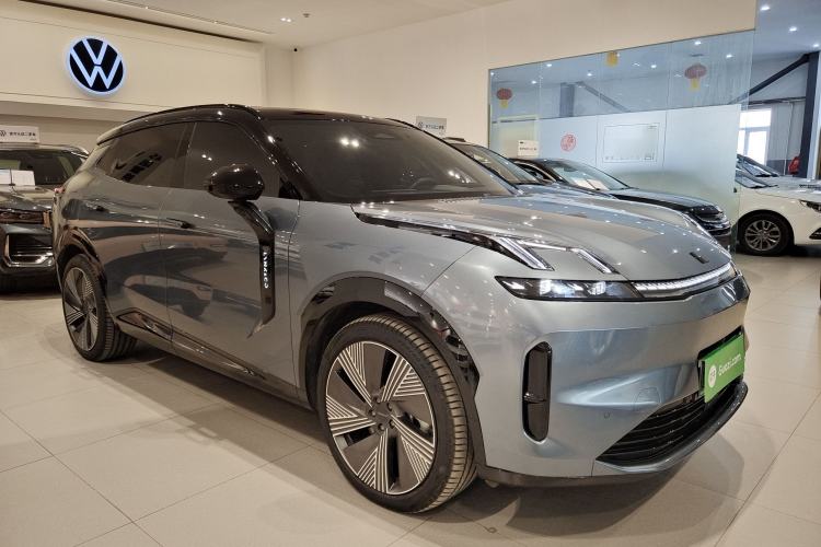 Used Lynk & Co 08 EM-P 2025 220 km All-Wheel-Drive Performance Halo
