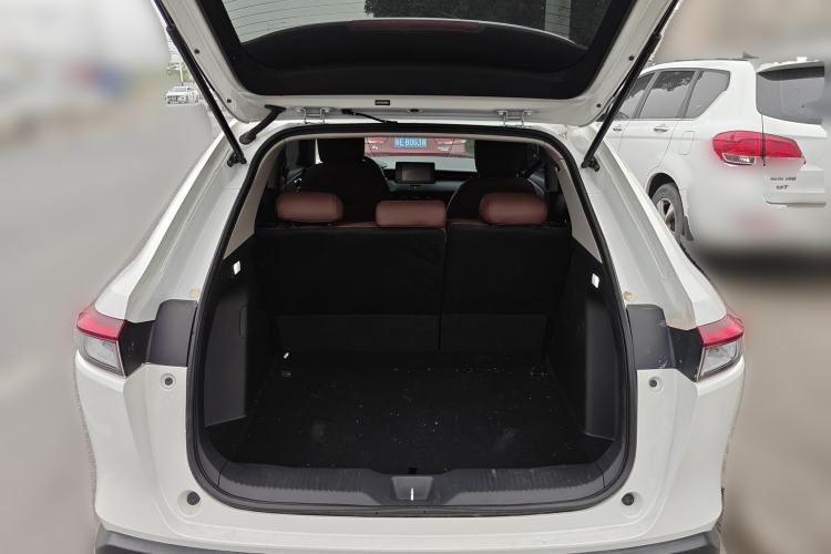 Used Honda Vezel 2023 1.5L CVT Elite Edition Trunk