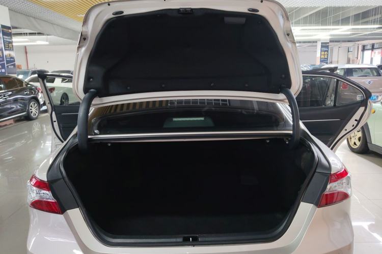 Used Toyota Camry 2019 Dual-Engine 2.5 HG Luxury Edition China VI Standard