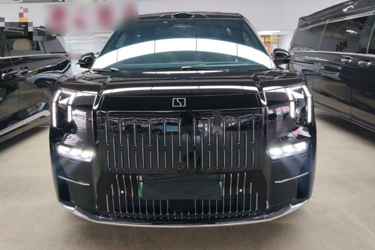 Used Zeekr 009 2024 7-Seater Aisle Version 108 kWh Front