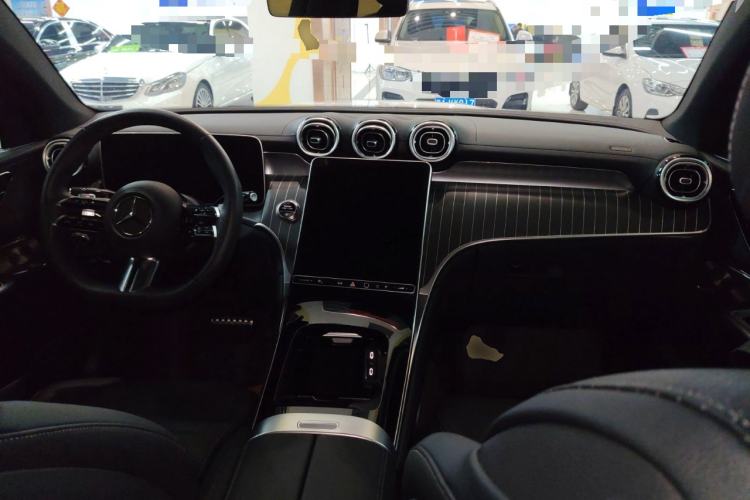 Used Mercedes-Benz GLC Coupe 2025 GLC 300 4MATIC Coupe SUV Center Console