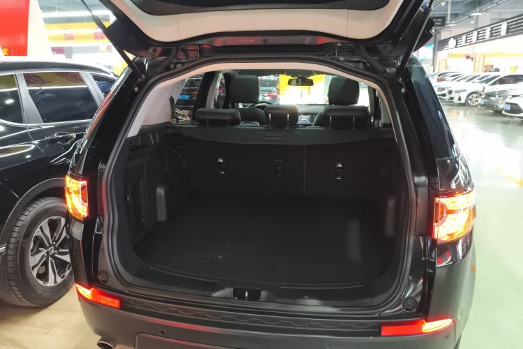 Used Land Rover Discovery Sport 2017 2.0T PURE Trunk