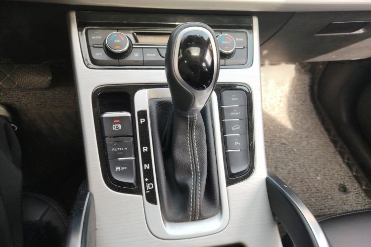 Used Geely Auto Emgrand X7 Sport 2016 1.8TD Automatic ZhiShang Model Gear Lever