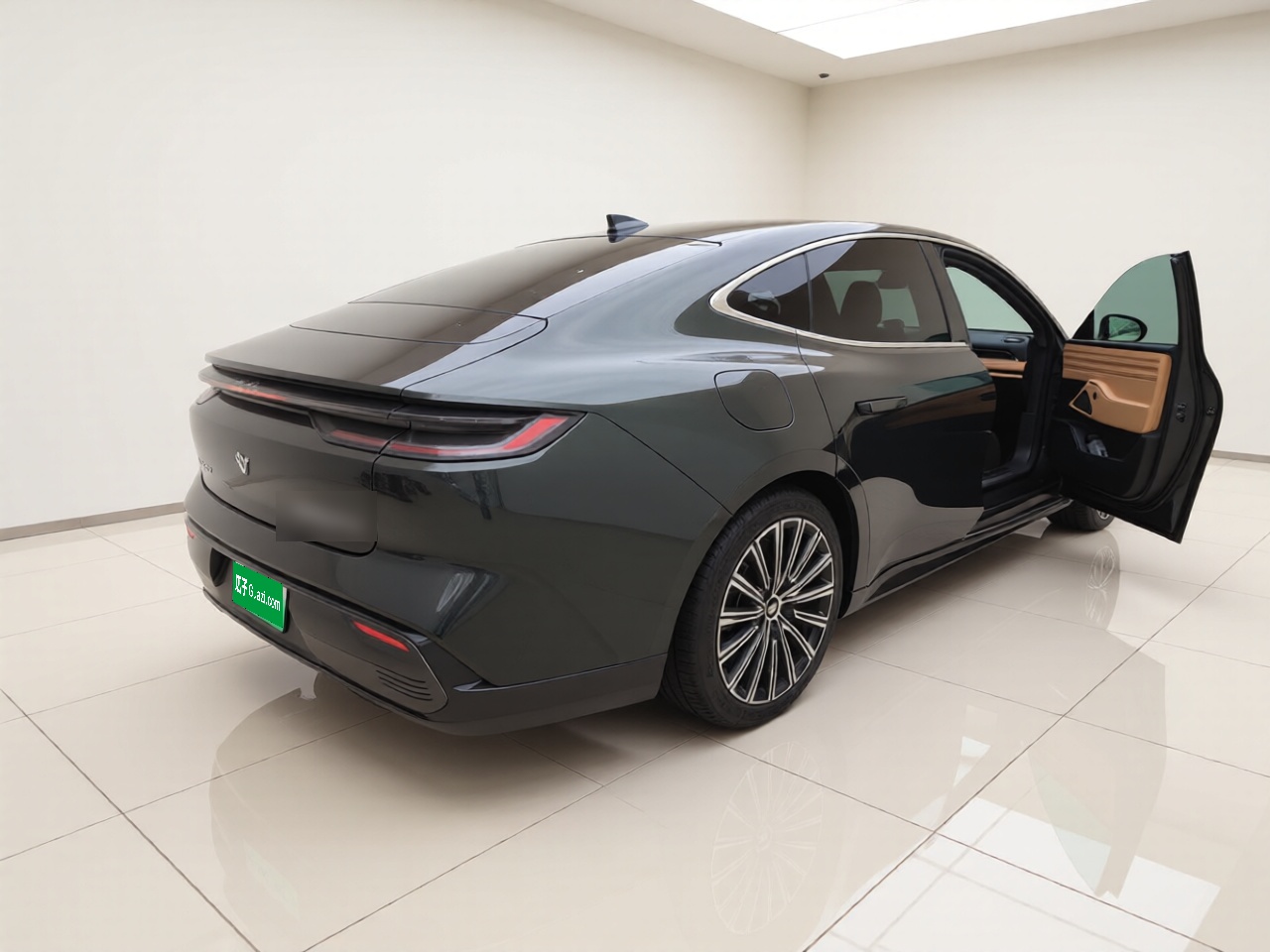 Geely Galaxy 8 2025 130km EM-P Starship Edition — снимка 6