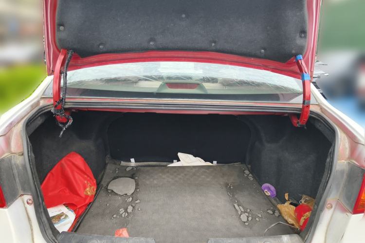 Used Roewe 350 2010 350S 1.5L Manual Xunchi Edition Trunk