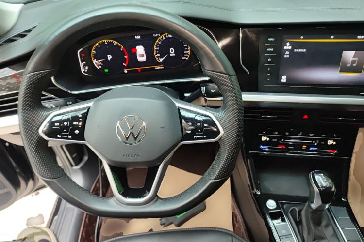 Used Volkswagen Passat 2023 Revised 330TSI Elite Edition Center Console