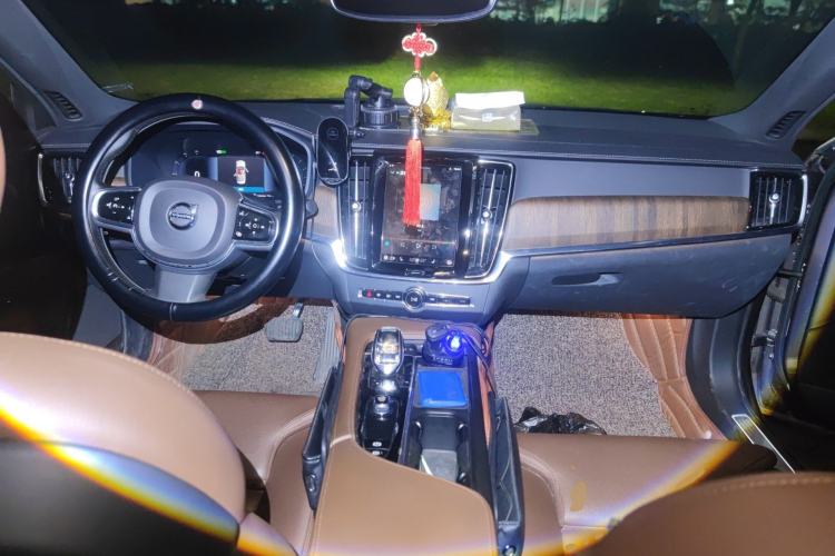 Used Volvo S90 2022 B5 Zhiyuan Luxury Edition
