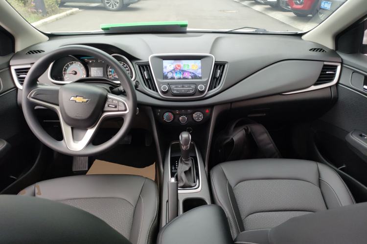 Used Chevrolet Cavalier 2019 320 Automatic Xinyue Edition Center Console