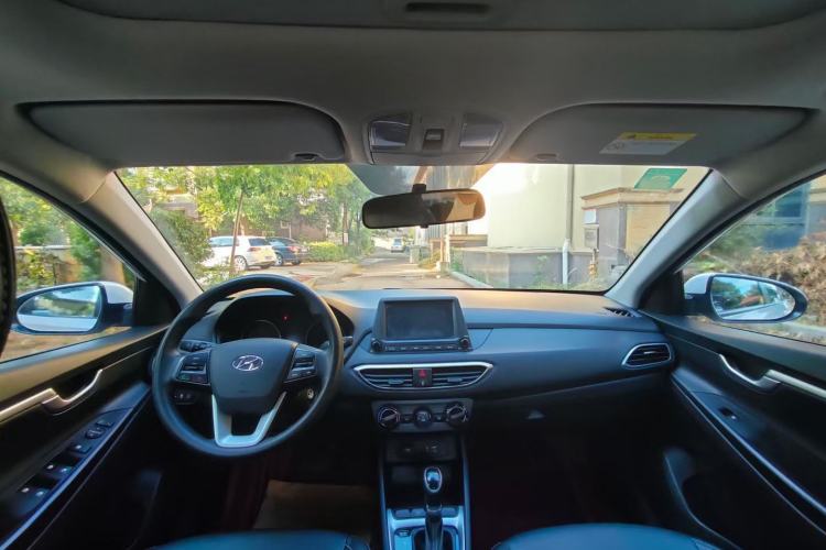 Used Hyundai Celesta 2017 1.6L Automatic Enjoyment Version GLS