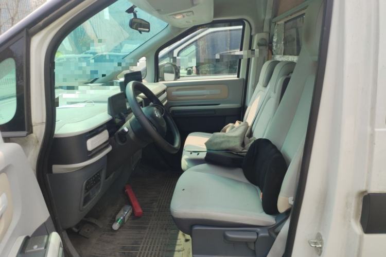 Used SAIC MAXUS Dana V1 2025 V1+ Long Wheelbase Low-Roof Multi-Function Version (62 kWh) Left Front Seat