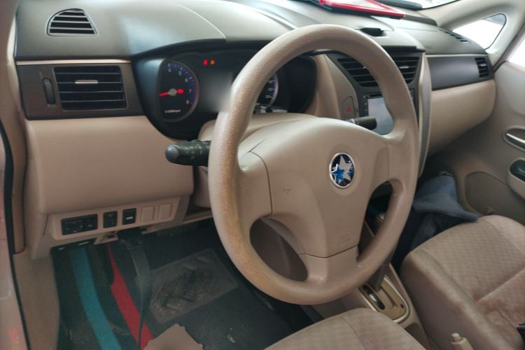 Used Venucia D50 2015 1.6L Automatic Fashion Edition
