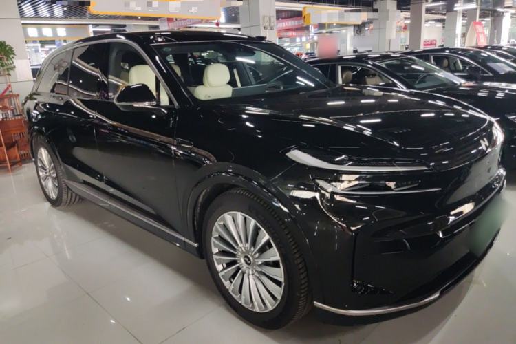 Used ONVO Luxeed L90 2025 Model—Max Six-Seater Version
