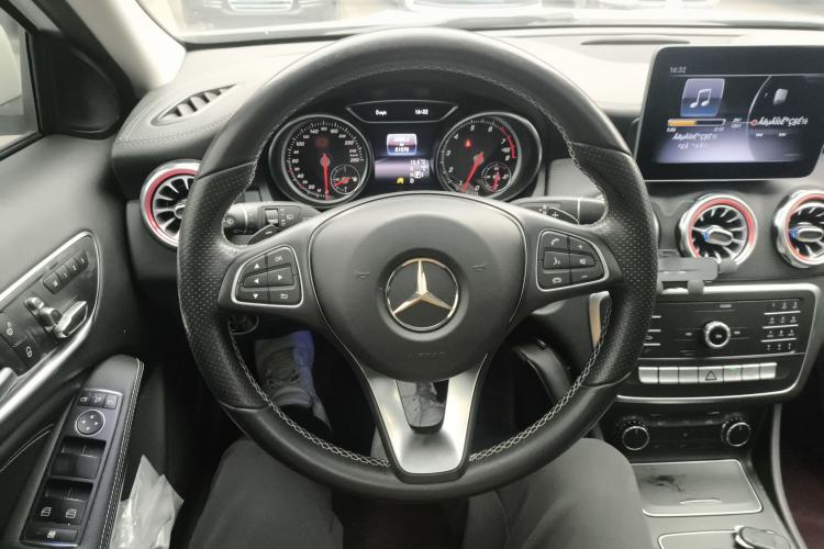 Used Mercedes-Benz GLA 2018 GLA 200 Fashion Model