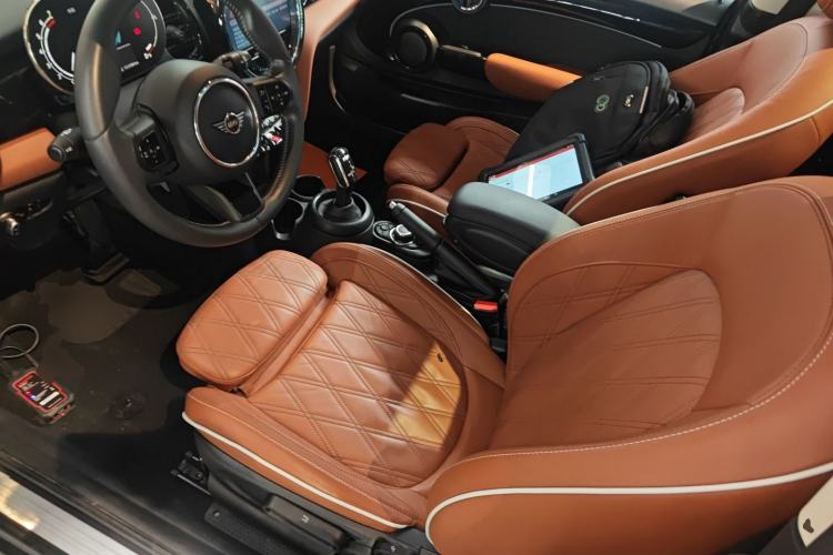 Used MINI 2022 Updated 1.5T COOPER Artist