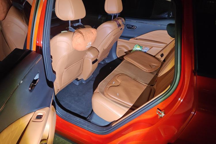 Used AION V 2024 Aion Tyrannosaurus 650 Smart Premium Edition