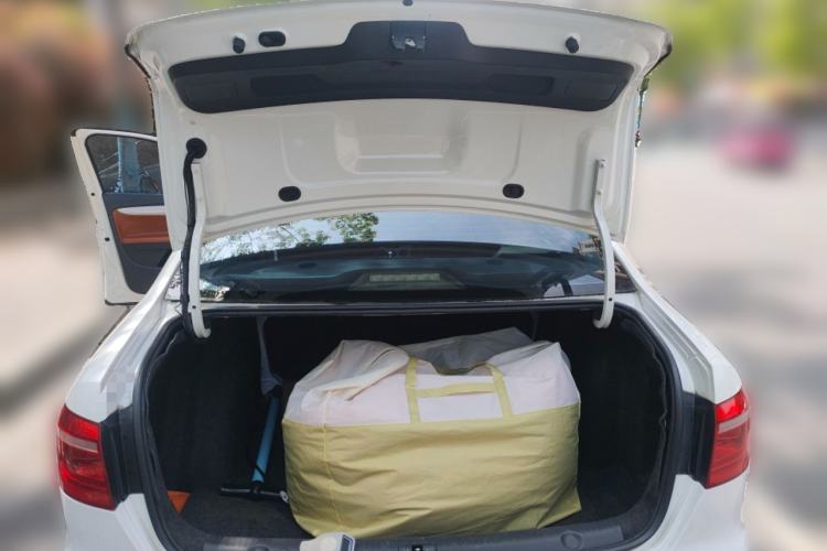 Used Volkswagen Lavida 2013 Revised Classic 1.6L Automatic Fashion Edition Trunk