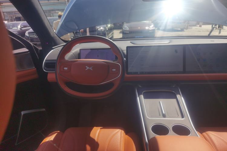 Used XPeng G9 2025 625 Long-Range Max Steering Wheel