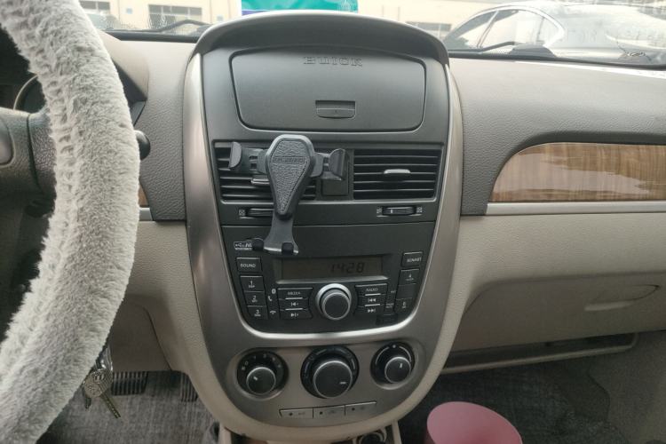 Used Buick Excelle 2015 1.5L Automatic Classic Model
