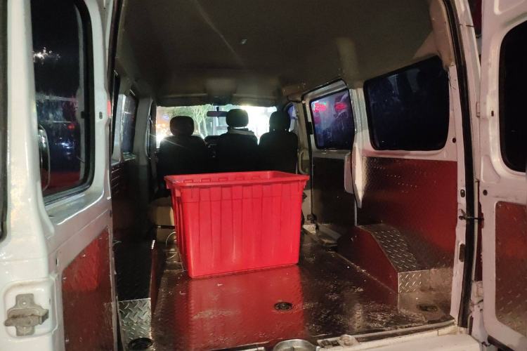 Used SAIC MAXUS Xintu V80 2018 2.5T 6-Speed Manual Aoyuntong Short Wheelbase Mid-Height 5-6 Seater