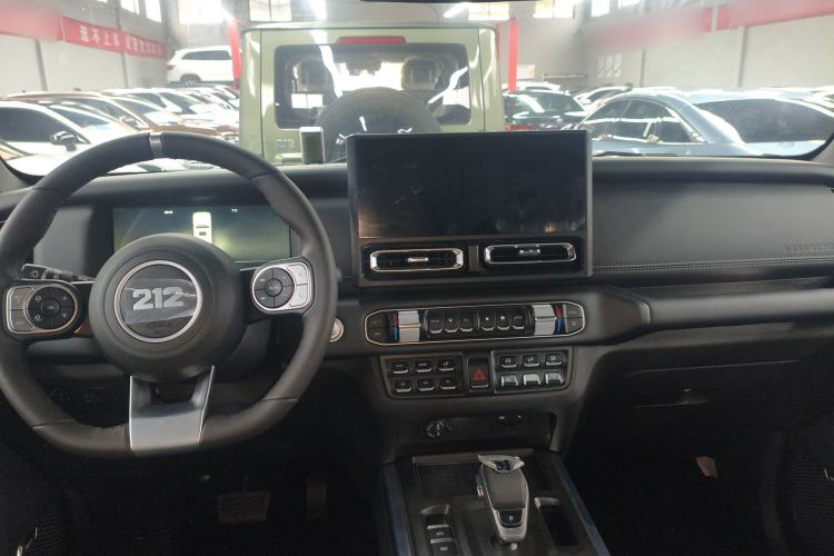 Used 212 T01 2024 2.0T Explorer