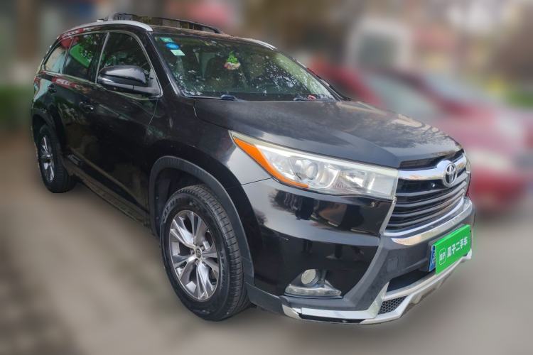 Used Toyota Highlander 2015 2.0T Two-Wheel Drive Elite Edition 7 Seats Front Right 45 Deg