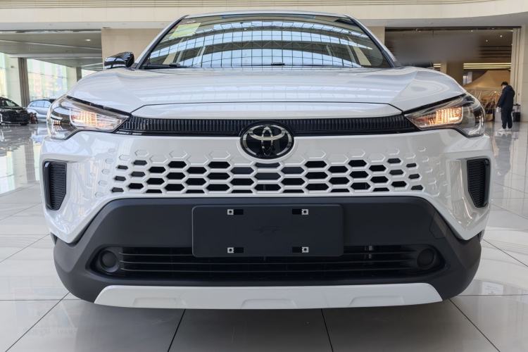 Used Toyota Corolla Cross 2026 Model 2.0L Pioneer Edition Exterior 5