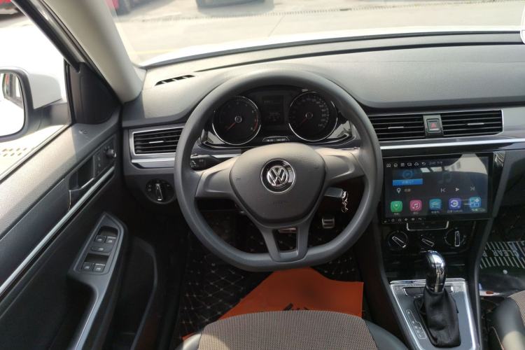 Used Volkswagen C-TREK 2017 230TSI DSG Comfort Version
