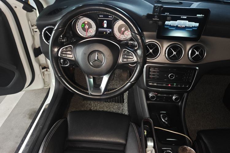 Used Mercedes-Benz GLA 2016 GLA 220 4MATIC Fashion Edition Steering Wheel