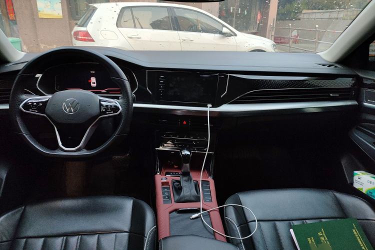 Used Volkswagen Passat 2023 330TSI Elite Edition Center Console