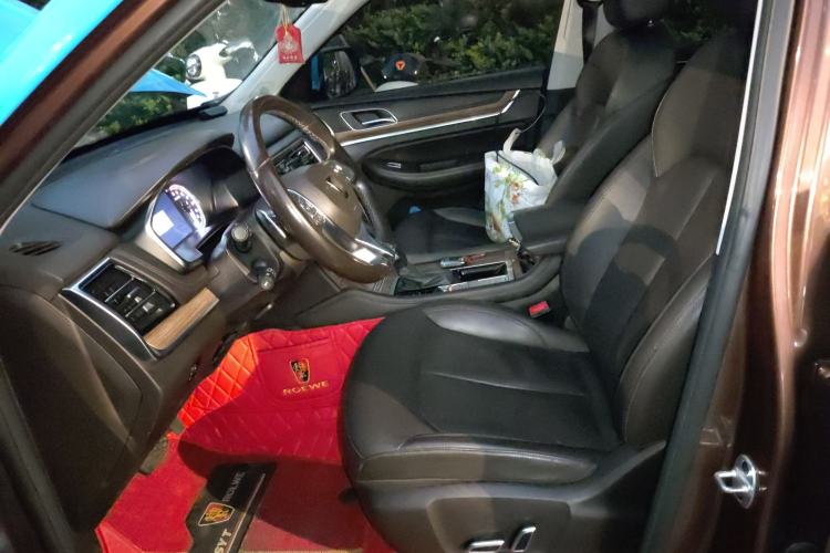 Used Roewe RX8 2018 30T Smart Connectivity Two-Wheel Drive Flagship Edition
