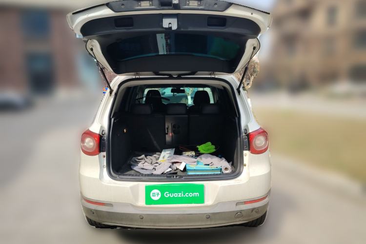 Used Volkswagen Tiguan 2010 2.0 TSI Automatic All-Wheel Drive Flagship Navigation Edition Trunk