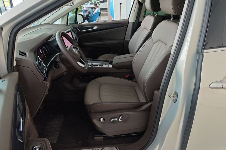 Used Volkswagen Viloran 2024 330TSI Luxury Edition
