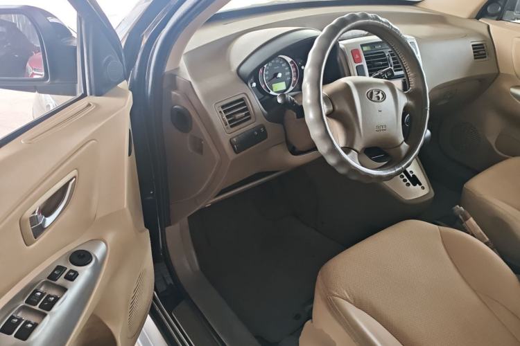 Used Hyundai Tucson 2009 2.0L Automatic Two-Wheel Drive with Sunroof Driver Seat