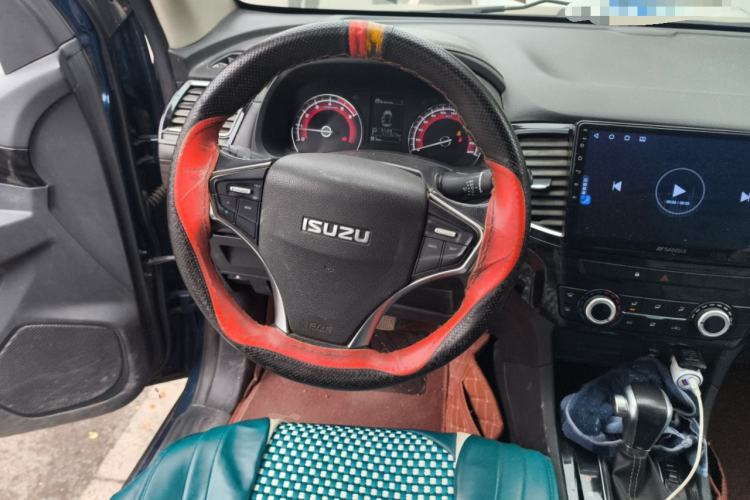 Used Isuzu D-MAX 2019 2.5T Two-Wheel Drive Automatic Base Version JE4D25Q5A