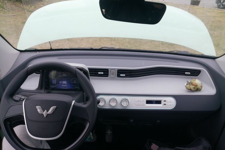 Used Wuling Hongguang MINIEV 2021 Macaron Premium Model – Lithium Iron Phosphate Center Console