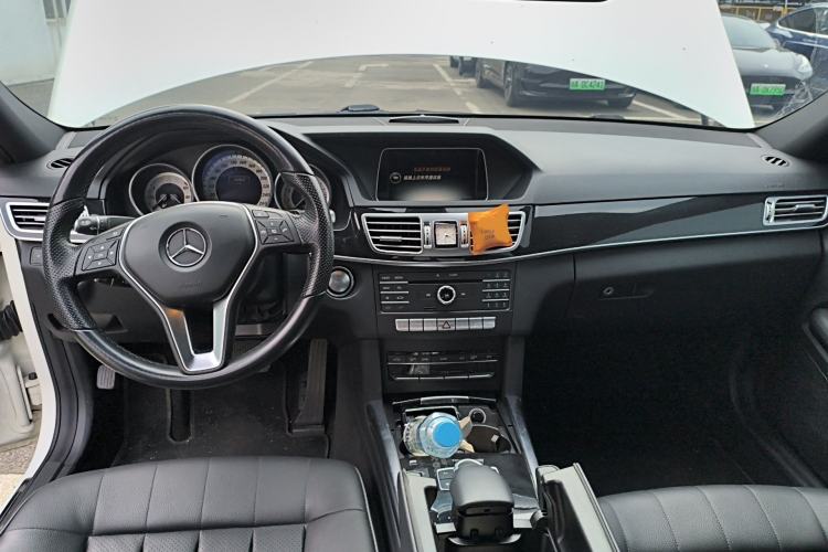 Used Mercedes-Benz E-Class 2015 Facelift E 200 L Sport Edition Center Console