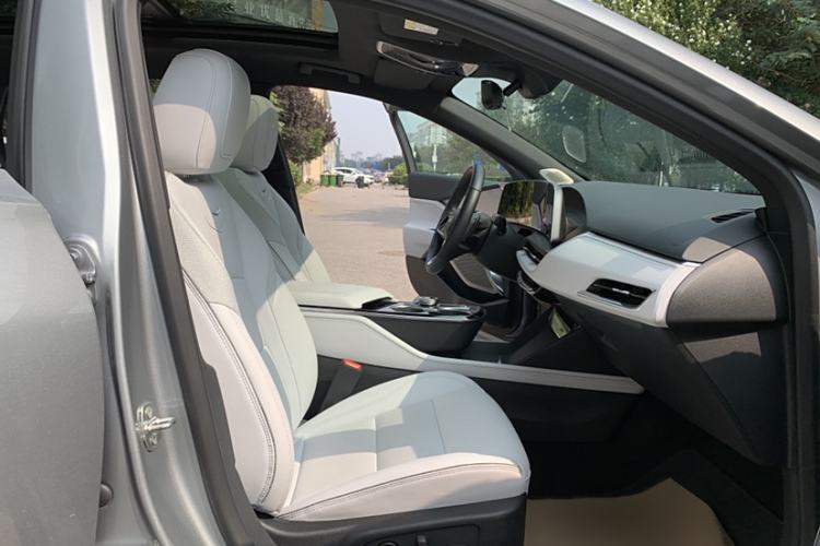 Used Cadillac GT4 2023 25T Prestige Version
