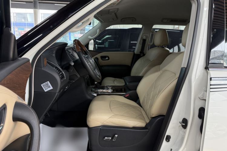 Used Nissan Patrol  Interior 5