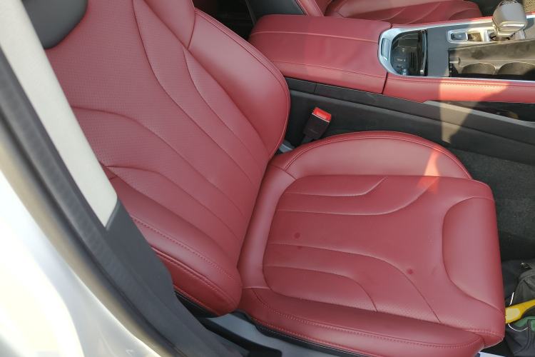 Used Changan CS85 COUPE 2023 1.5T DCT Luxury Version
