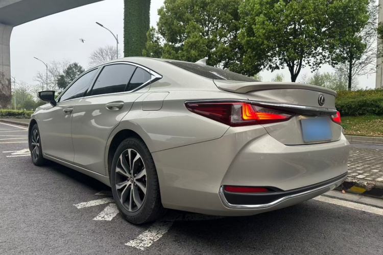 Used Lexus ES 2020 200 Excellence Edition Exterior 6